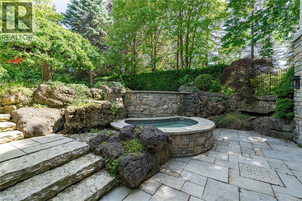 2096 Lakeshore Road E Property Photo 44