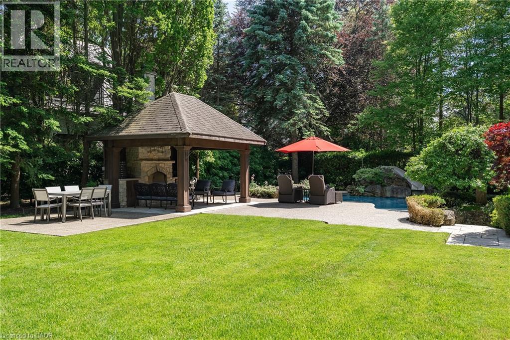 2096 Lakeshore Road E Property Photo 45