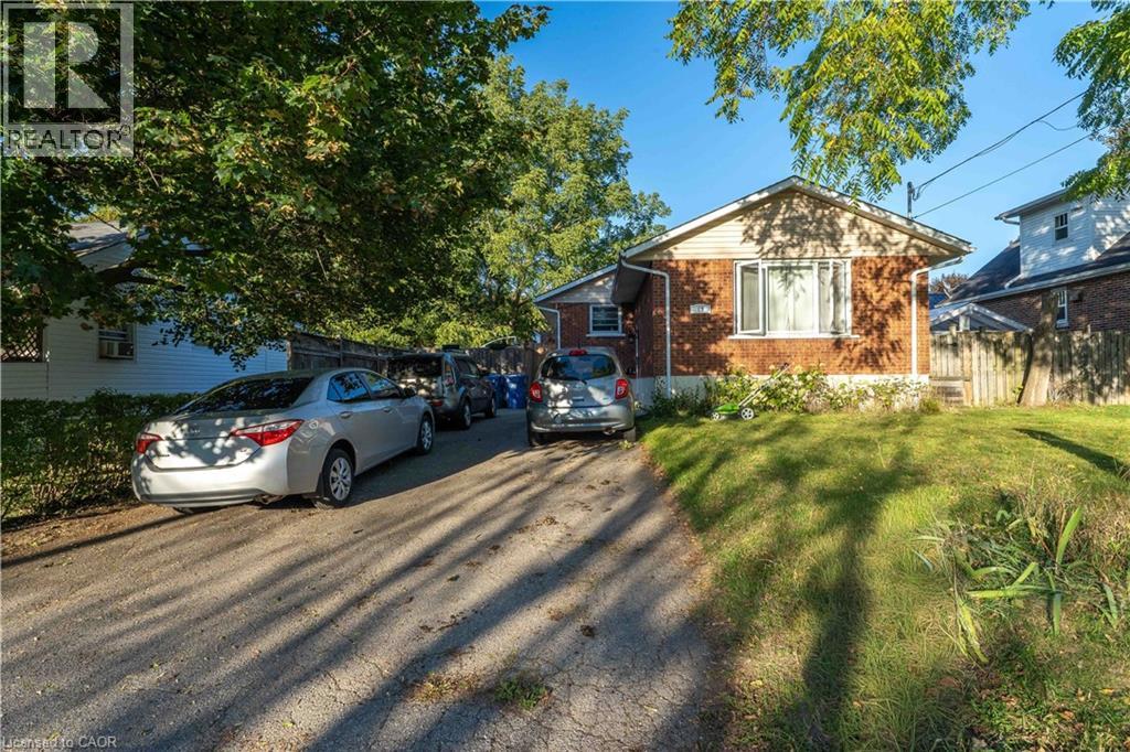 41 Alma Street N Property Photo 3
