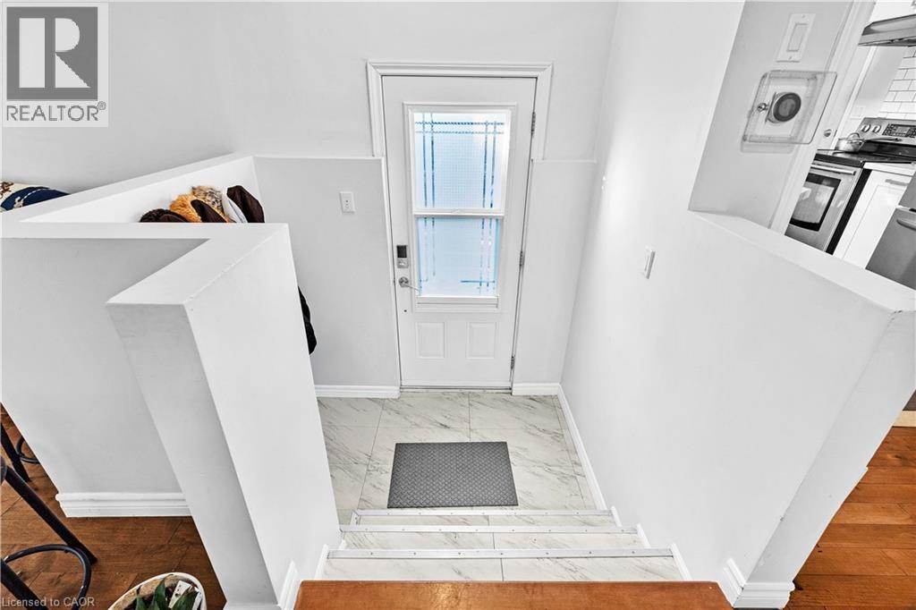 41 Alma Street N Property Photo 6