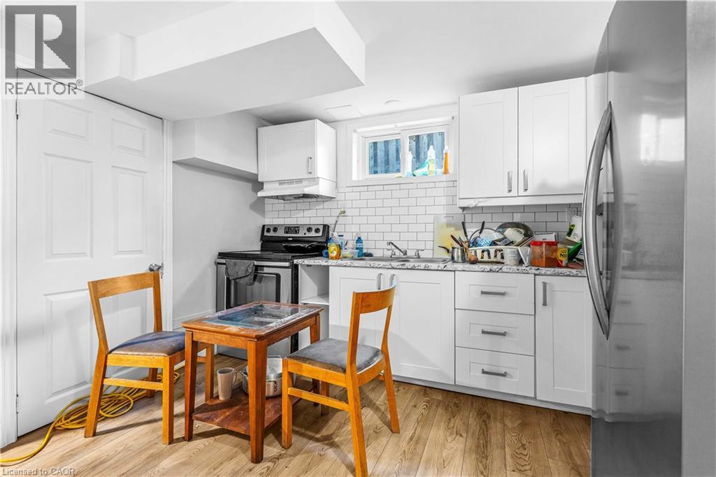 41 Alma Street N Property Photo 24