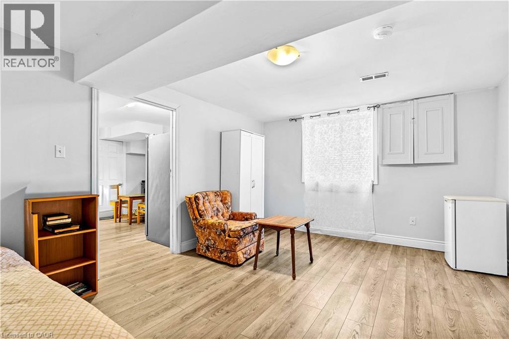 41 Alma Street N Property Photo 25