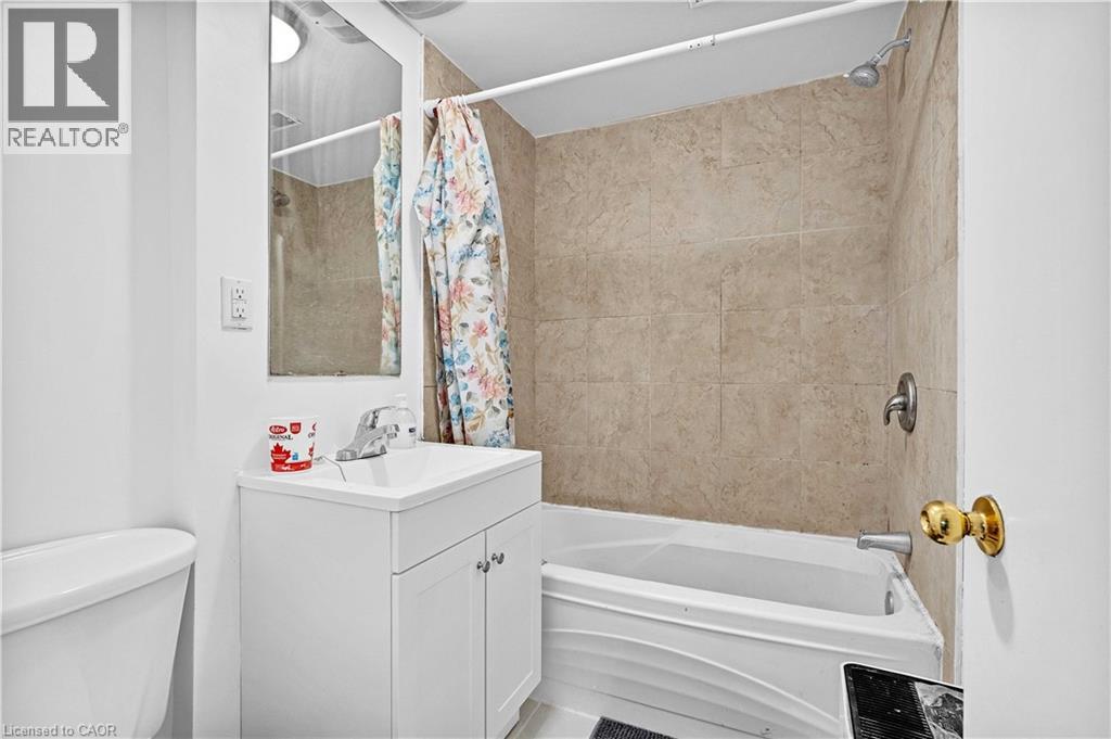 41 Alma Street N Property Photo 27