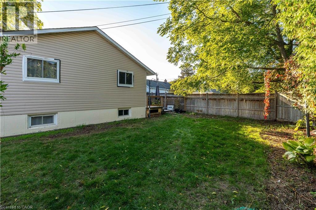 41 Alma Street N Property Photo 30