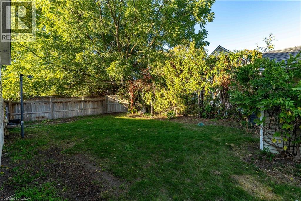 41 Alma Street N Property Photo 31