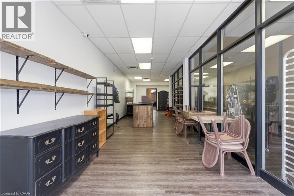 389 Dundas Street Property Photo 4