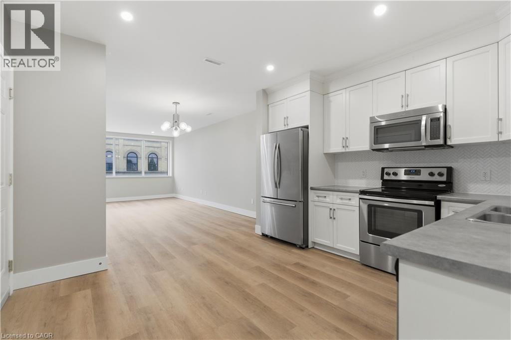 389 Dundas Street Property Photo 6