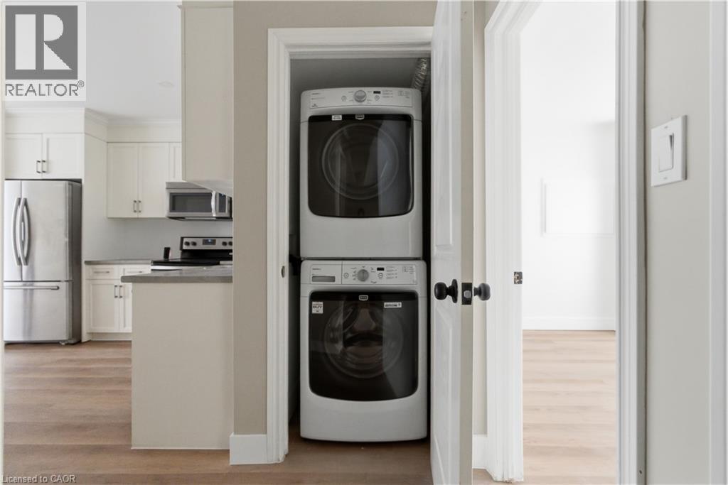 389 Dundas Street Property Photo 10