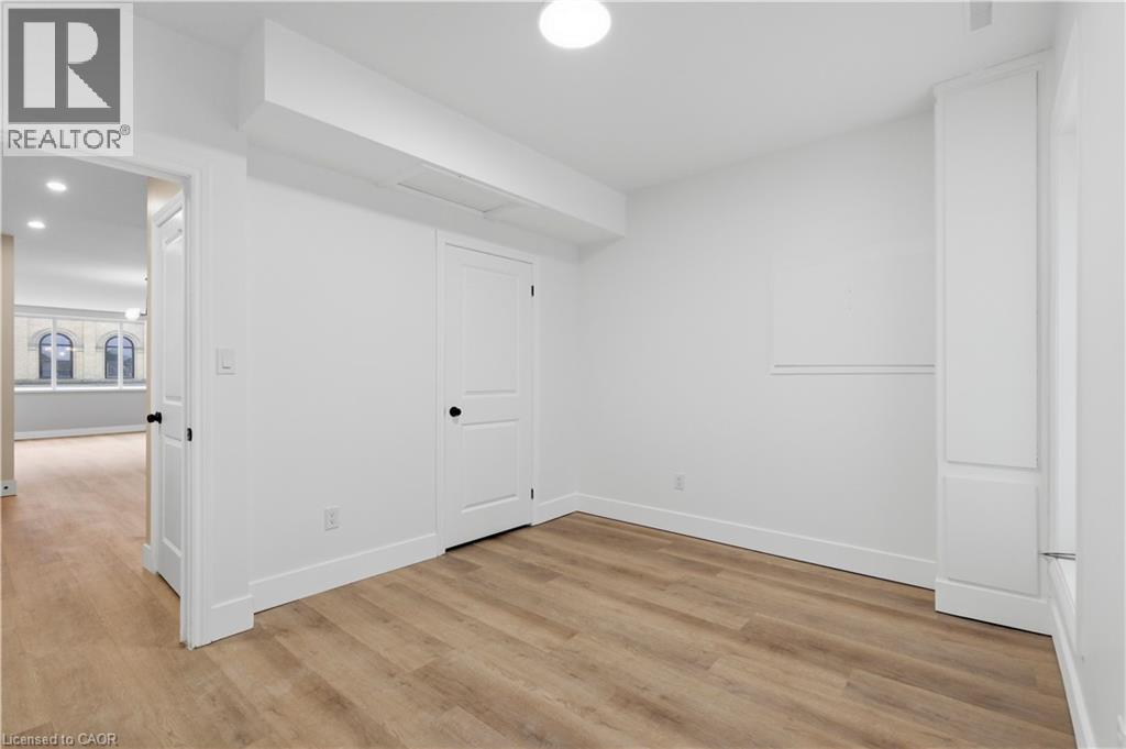 389 Dundas Street Property Photo 12