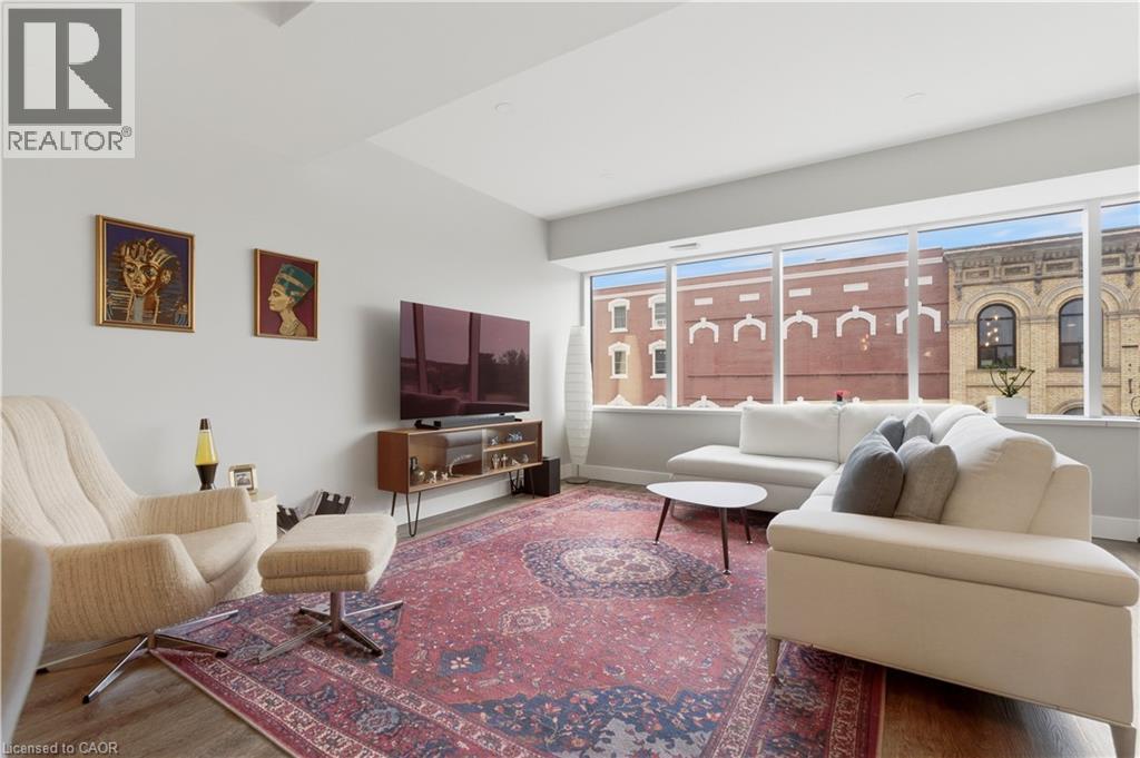 389 Dundas Street Property Photo 18
