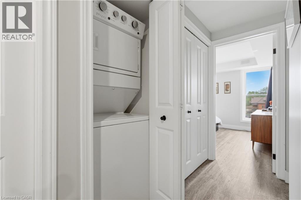 389 Dundas Street Property Photo 22