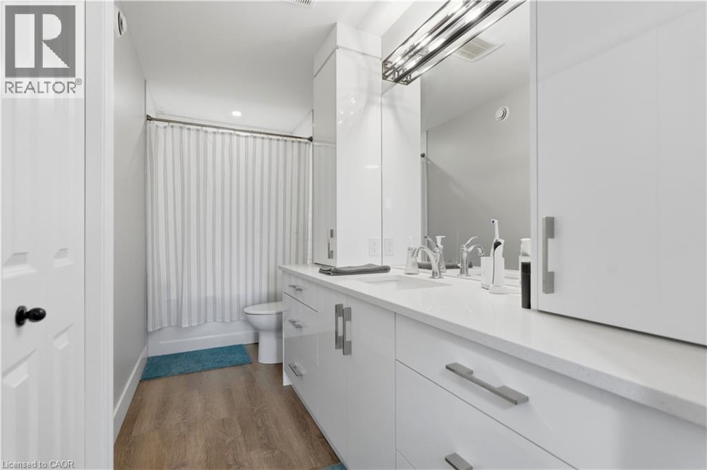 389 Dundas Street Property Photo 26