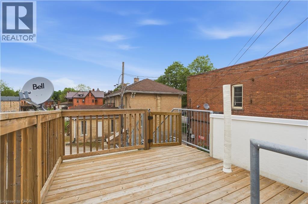 389 Dundas Street Property Photo 28