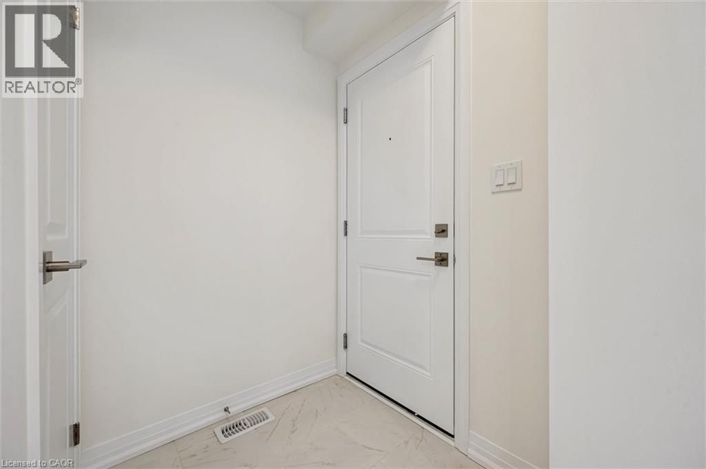 525 Erinbrook Drive Unit# C052 Property Photo 6