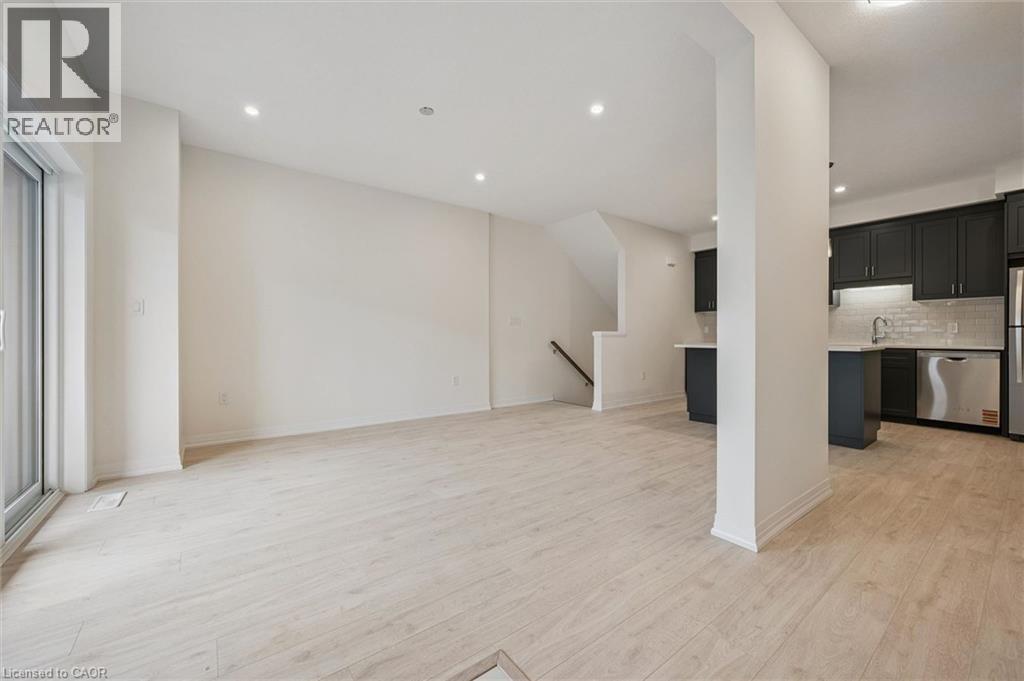 525 Erinbrook Drive Unit# C052 Property Photo 9