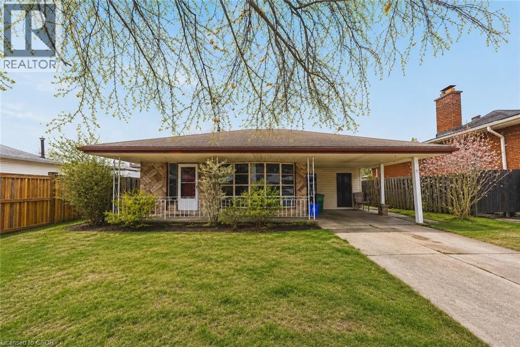 71 Hoover Crescent Property Photo 1