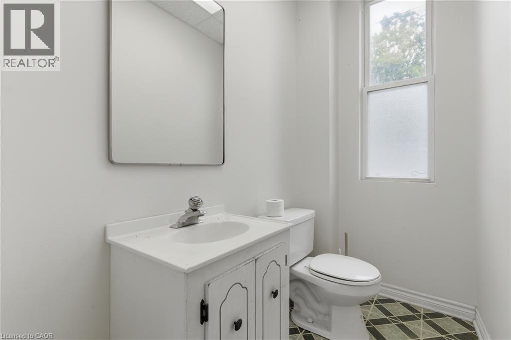 247 King Street Property Photo 8