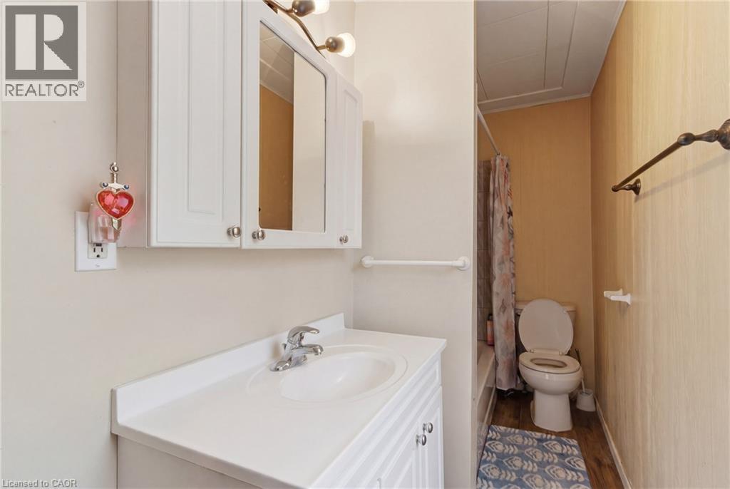 247 King Street Property Photo 24