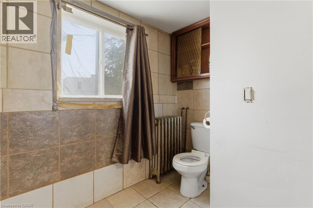 247 King Street Property Photo 33