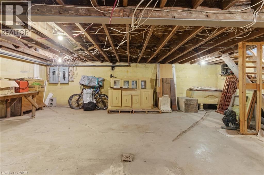247 King Street Property Photo 35