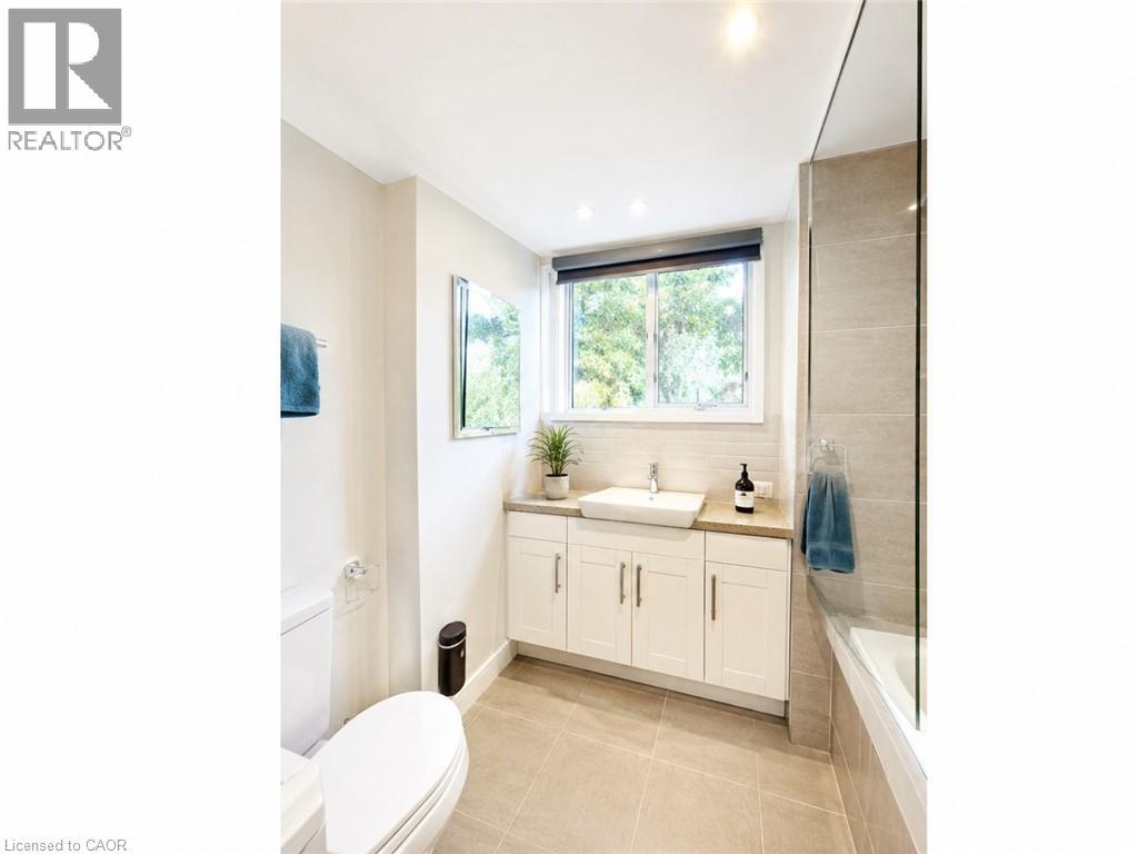 489 East Avenue Unit# A Property Photo 6