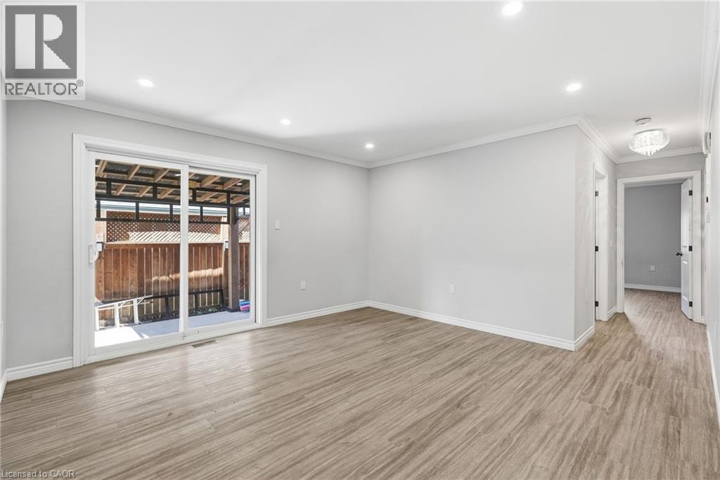 645 Davidson Avenue S Property Photo 16