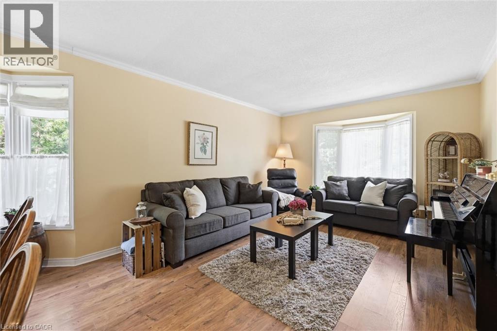 28 Rousseaux Street Property Photo 11