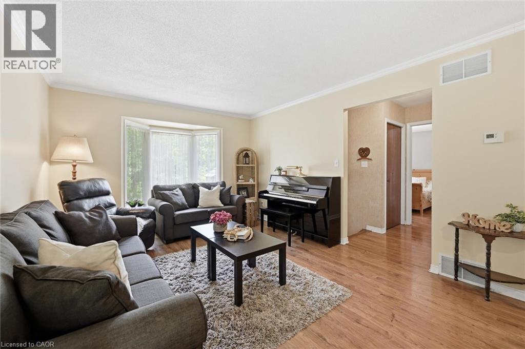 28 Rousseaux Street Property Photo 12
