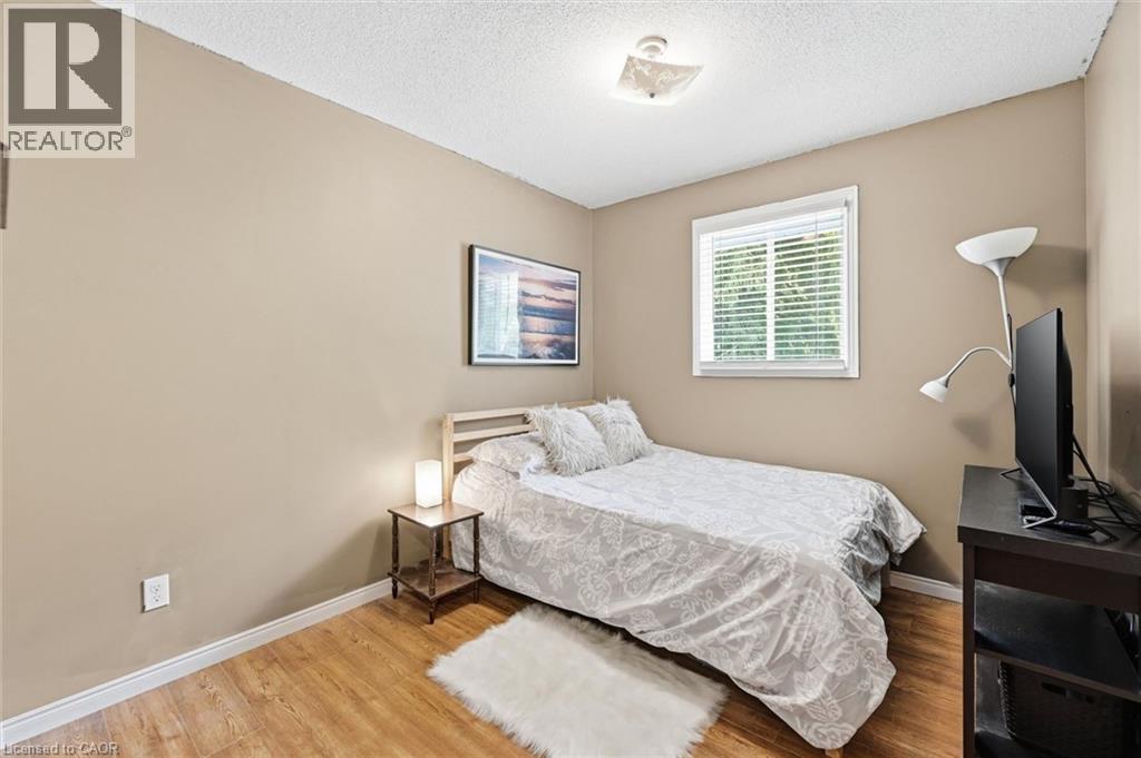28 Rousseaux Street Property Photo 17