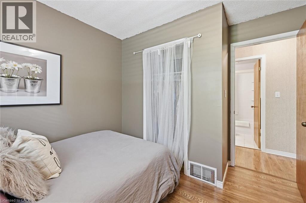 28 Rousseaux Street Property Photo 20