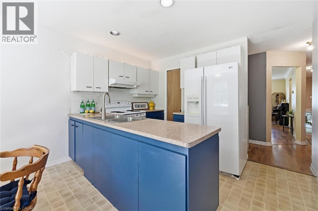 28 Rousseaux Street Property Photo 22