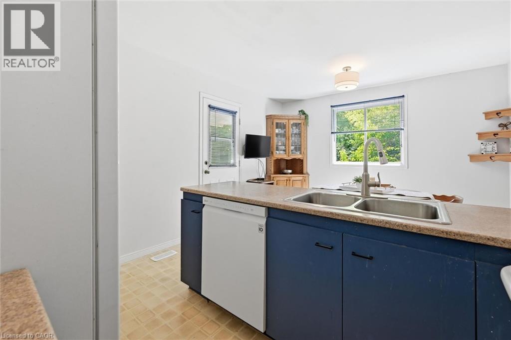 28 Rousseaux Street Property Photo 23