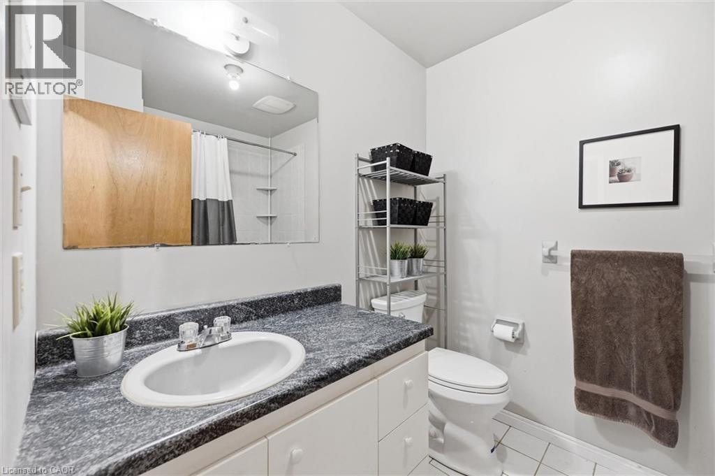 28 Rousseaux Street Property Photo 32