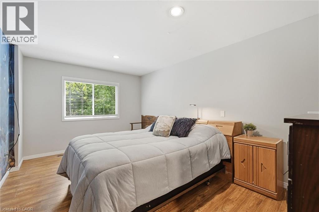 28 Rousseaux Street Property Photo 34
