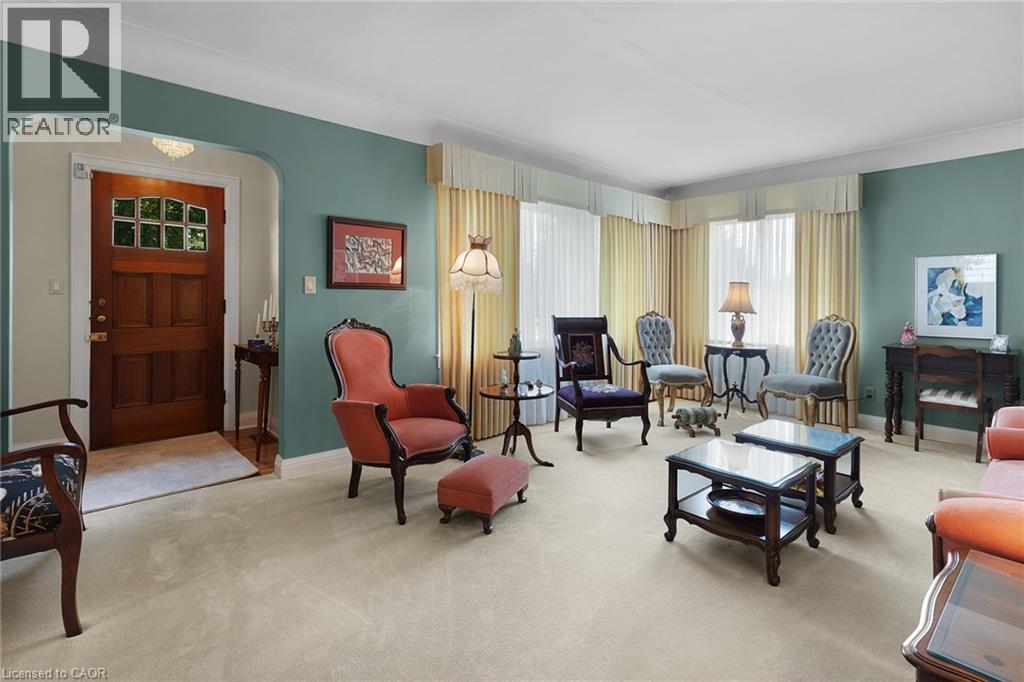 119 Church Street E Property Photo 8