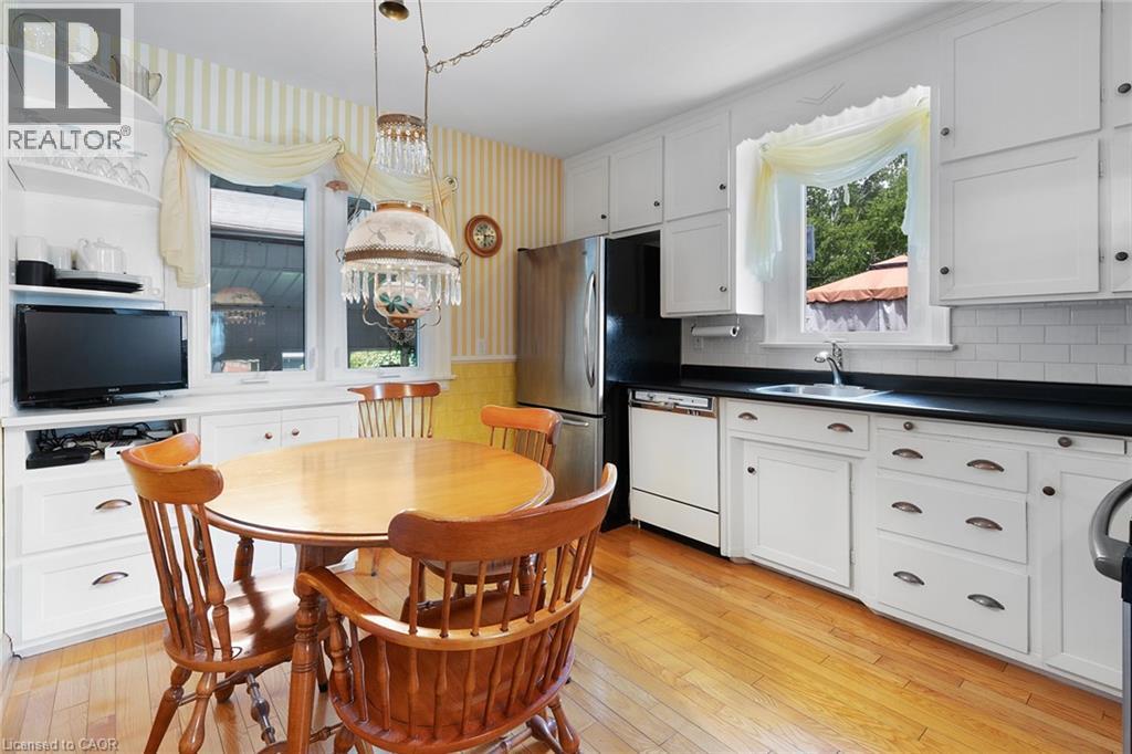 119 Church Street E Property Photo 12