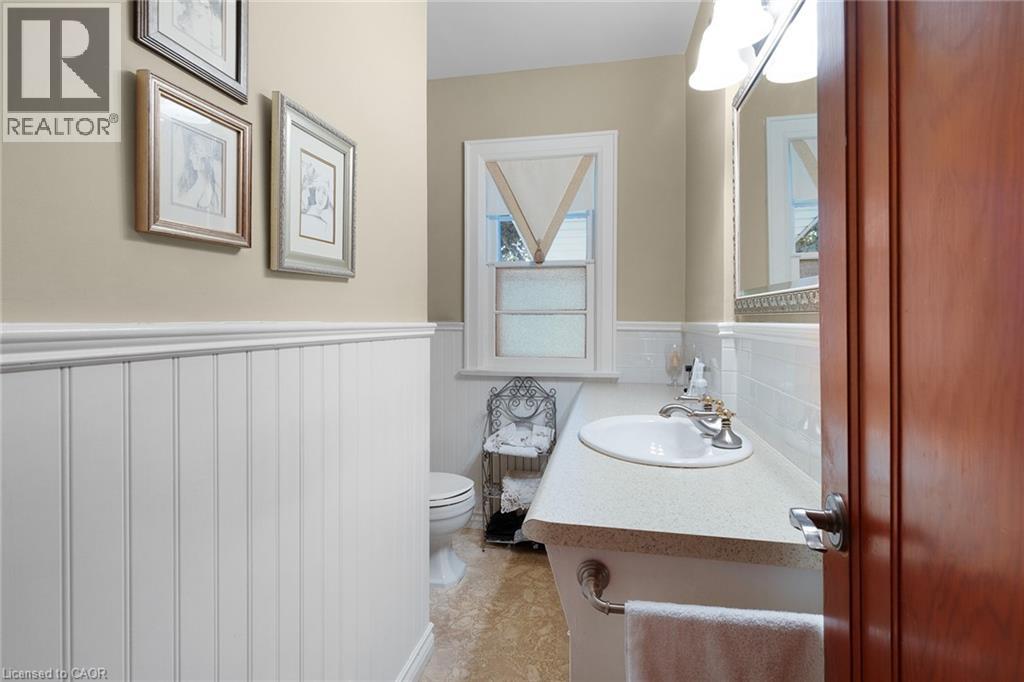 119 Church Street E Property Photo 14
