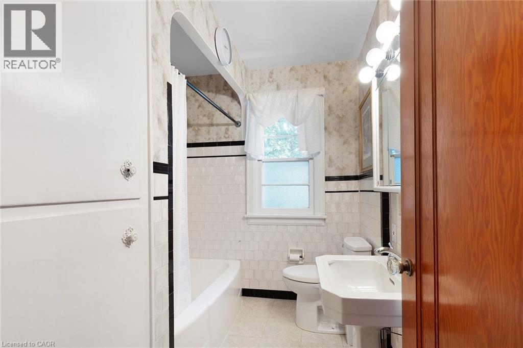 119 Church Street E Property Photo 18