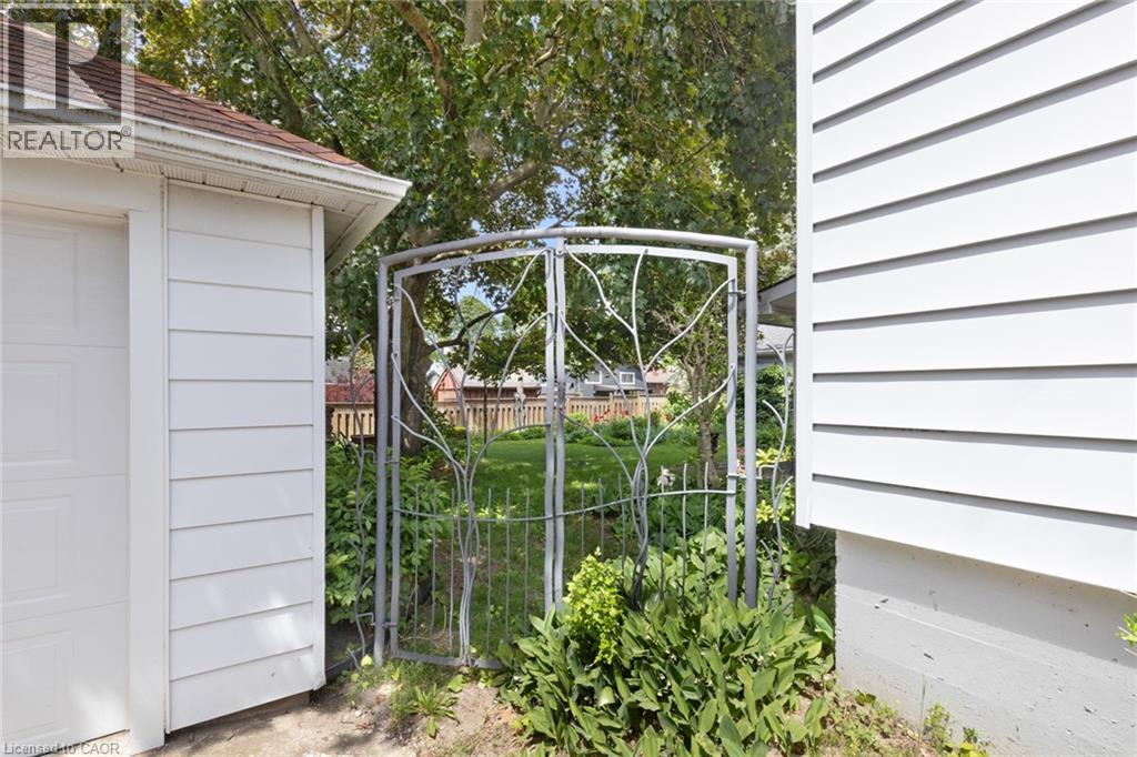 119 Church Street E Property Photo 37