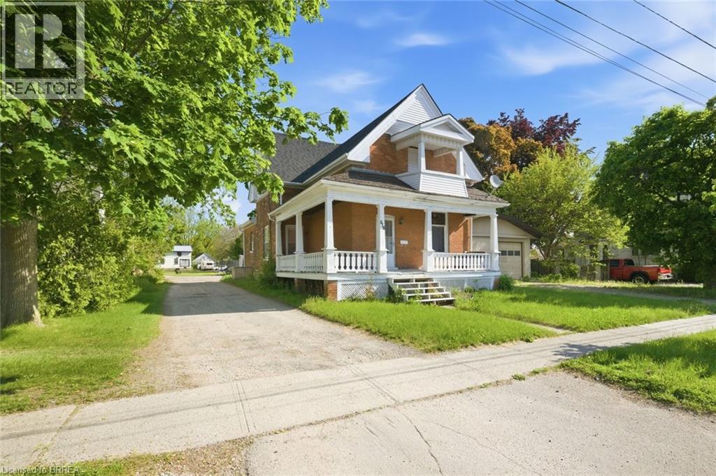 816 Colborne Street E Property Photo 2