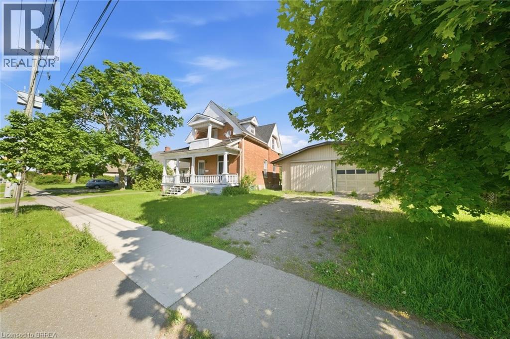 816 Colborne Street E Property Photo 3