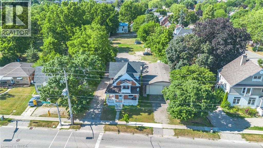 816 Colborne Street E Property Photo 6
