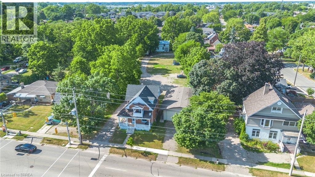 816 Colborne Street E Property Photo 7