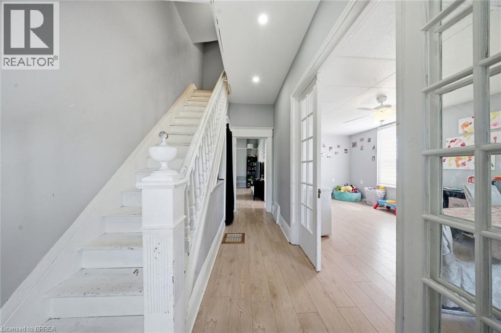 816 Colborne Street E Property Photo 15