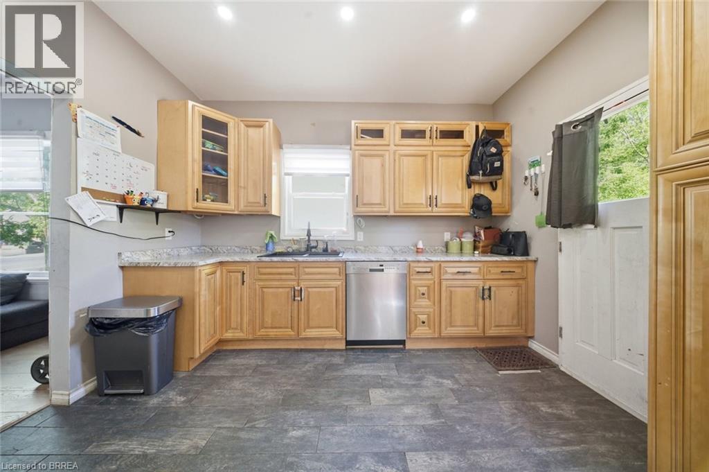 816 Colborne Street E Property Photo 19