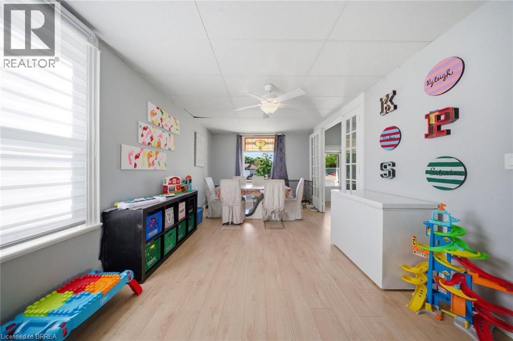 816 Colborne Street E Property Photo 26