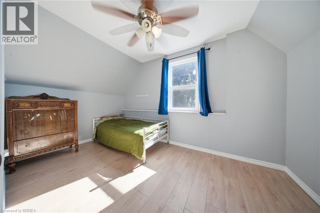 816 Colborne Street E Property Photo 29