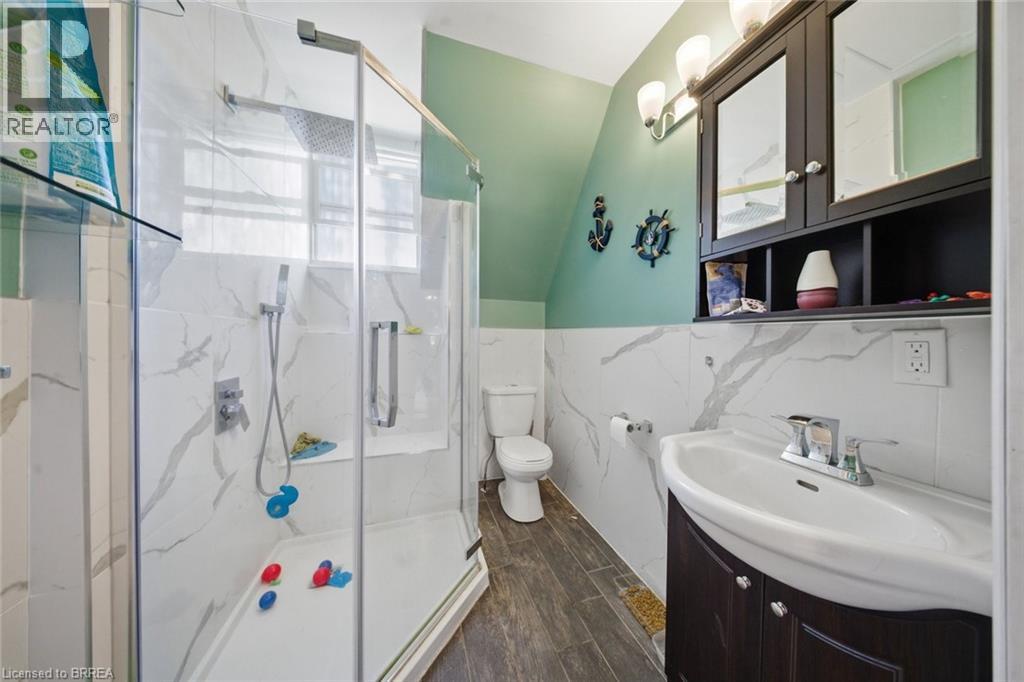 816 Colborne Street E Property Photo 31