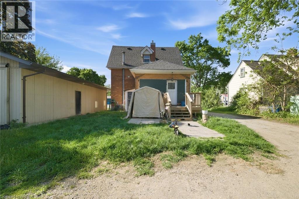 816 Colborne Street E Property Photo 34