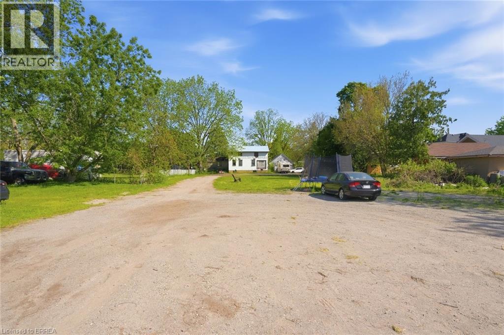 816 Colborne Street E Property Photo 38